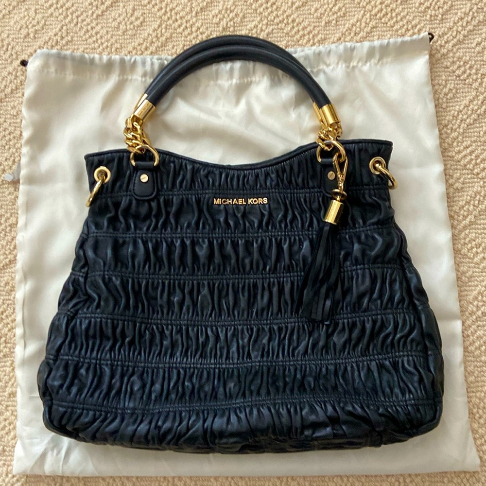 MICHAEL KORS BLACK QUILTED BAG!